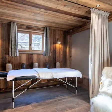 Designed Chalet With Ski-in'ski-out Access Willa Val-dʼIsère